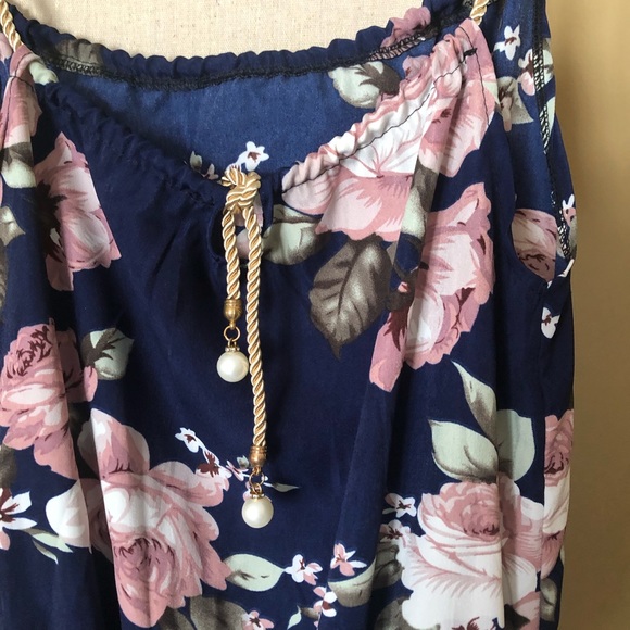 Floral Romper - Picture 2 of 5